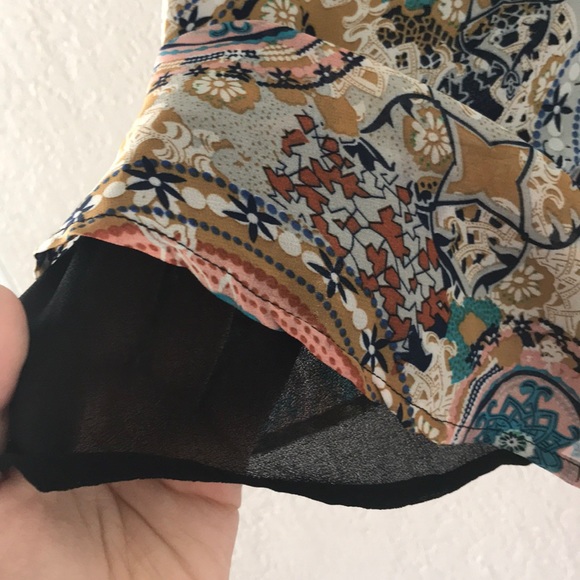 Flowy Cropped paisley Tank - Picture 7 of 9